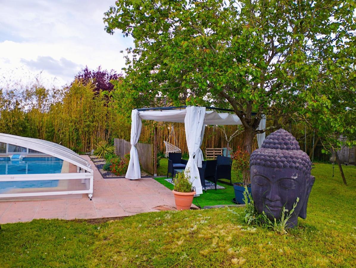 La Maisonnette De Josephine Saint-Jean-des-Mauvrets Bagian luar foto